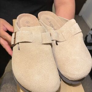 Asgard Light Tan Suede Slip On Buckle Clog Sandals Size 6